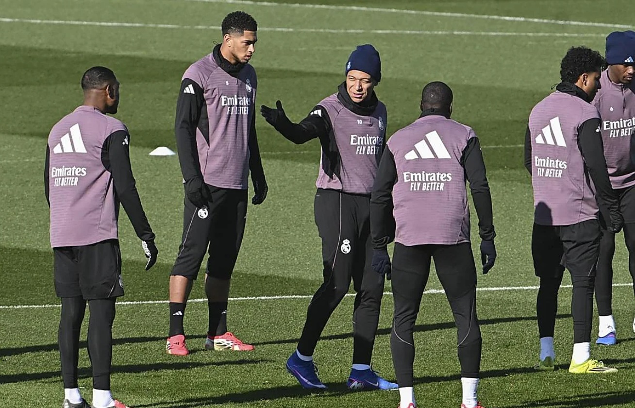 Ảnh bài viết Real Madrid và cuộc trưng cầu dân ý đầy áp lực tại Bernabeu