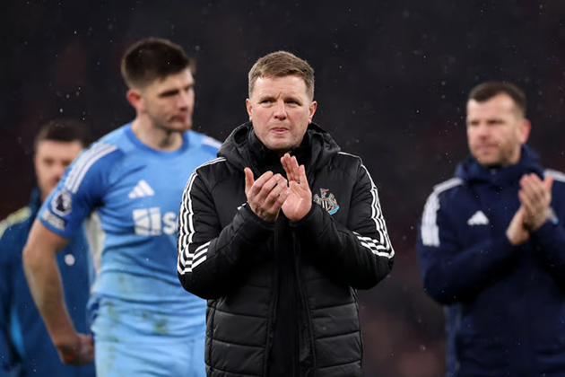 HLV Howe c&oacute; những chia sẻ sau trận thua Liverpool.