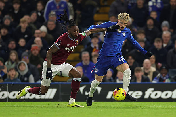Alejandro Garnacho c&oacute; m&agrave;n thể hiện đ&aacute;ng qu&ecirc;n trước West Ham United.