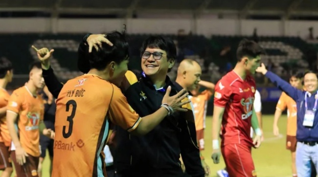 L&yacute; Đức trong m&agrave;u &aacute;o HAGL.