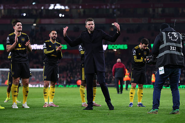 Michael Carrick th&ocirc;i th&uacute;c tinh thần chiến đấu của c&aacute;c cầu thủ Man United.