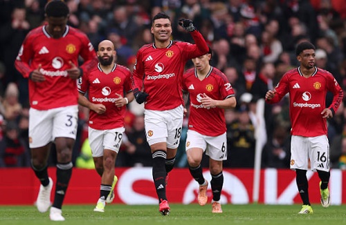 Casemiro khai th&ocirc;ng thế bế tắc cho Quỷ đỏ.