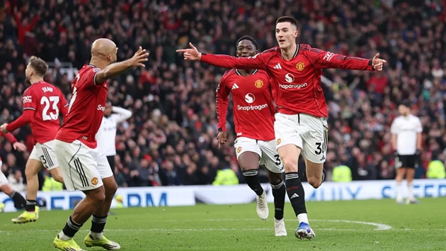 Ảnh bài viết Chuyên gia Sky Sports ca ngợi bản lĩnh của MU