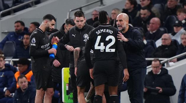 Pep khẳng định cuộc đua v&ocirc; địch NHA vẫn c&ograve;n đ&oacute; với Man City.