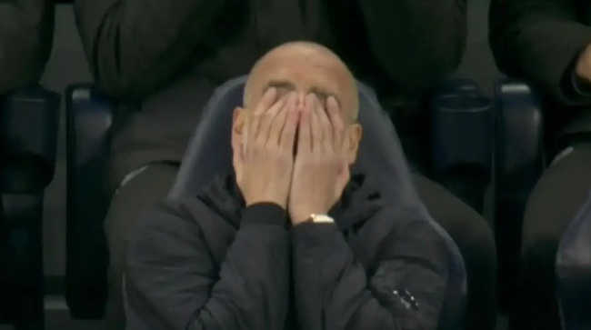 Pep tiếc nuối khi Haaland dứt điểm ra ngo&agrave;i.