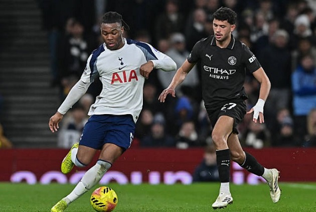 Matheus Nunes &mdash; 6.5: Nunes kh&ocirc;ng đ&oacute;ng g&oacute;p được nhiều khi Man City cầm b&oacute;ng. B&ecirc;n ph&iacute;a đối diện, Spurs đ&atilde; khai th&aacute;c tốt h&agrave;nh lang n&agrave;y, đặc biệt l&agrave; những pha d&acirc;ng cao tấn c&ocirc;ng của Destiny Udogie.