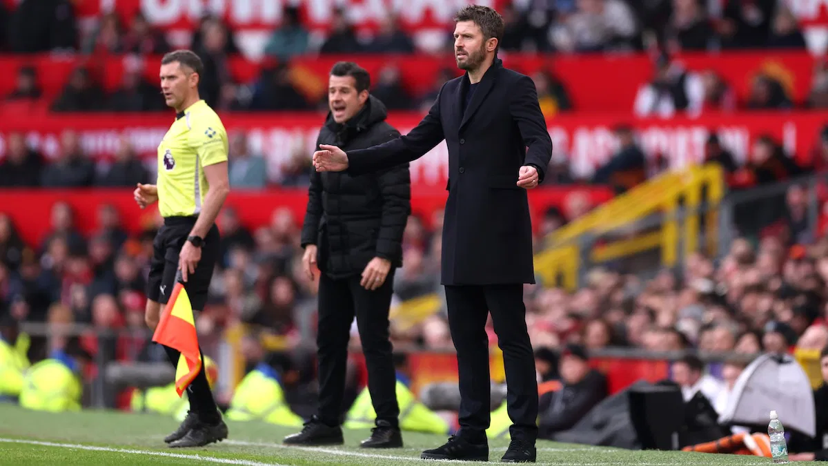 Carrick v&agrave; h&agrave;nh tr&igrave;nh kh&ocirc;i phục bản sắc.