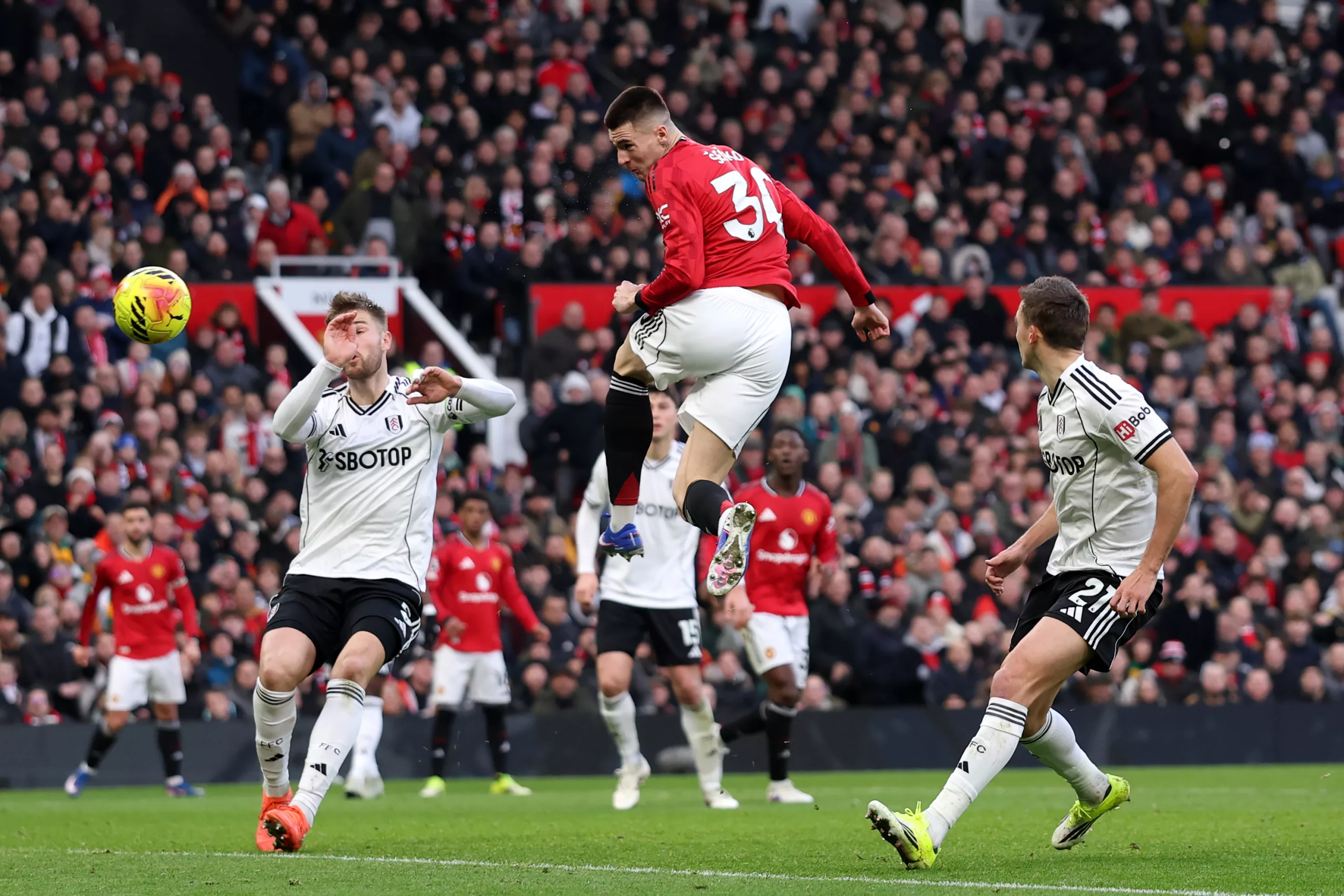 Old Trafford bắt đầu c&oacute; niềm tin trở lại. 