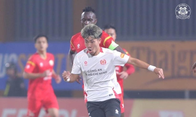 Ng&ocirc; Đăng Khoa ghi b&agrave;n đ&agrave;u ti&ecirc;n tại V-League.