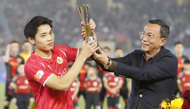 Sự trở lại của Đ&igrave;nh Bắc c&ugrave;ng những nh&acirc;n tố xuất sắc từ U23 Việt Nam khiến cuộc đua V-League th&ecirc;m n&oacute;ng bỏng.