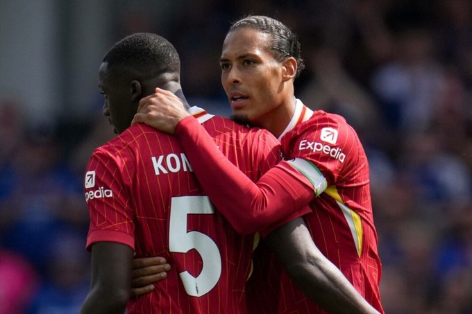 Virgil Van Dijk đã lớn tuổi trong khi Ibrahima Konate có khả năng chia tay Liverpool thời gian tới.
