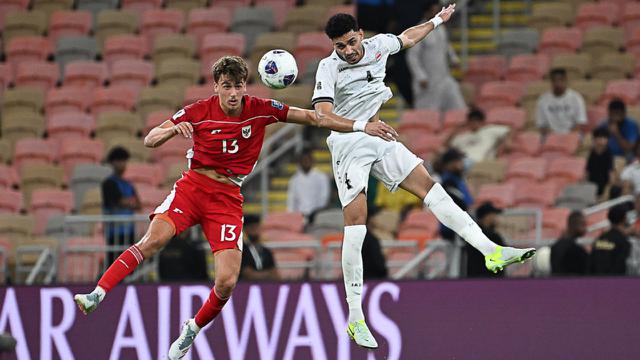 Nhiều cầu thủ sinh ra ở nước ngo&agrave;i chọn về Indonesia thi đấu.