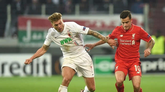 Augsburg su&yacute;t g&acirc;y sốc trước Liverpool.