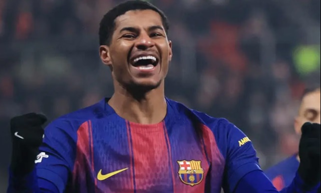 Rashford muốn kho&aacute;c &aacute;o Barca.