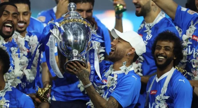 Al-Hilal li&ecirc;n tục nổ bom tấn tr&ecirc;n TTCN.