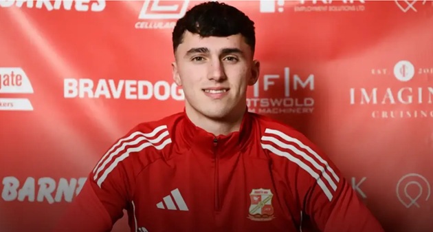 James Scanlon hứa hẹn sẽ cạnh tranh vị tr&iacute; ở MU m&ugrave;a tới.