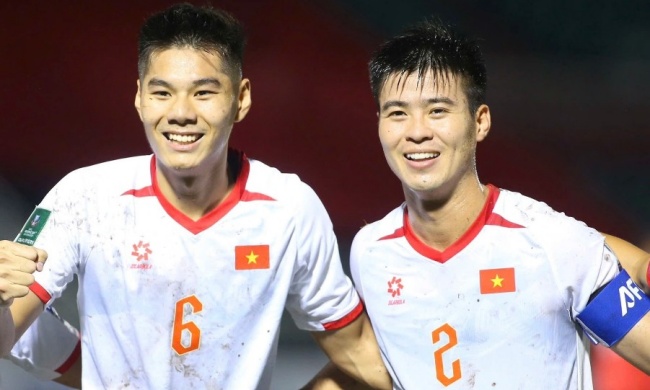 B&oacute;ng đ&aacute; Việt Nam đứng trước b&agrave;i to&aacute;n tr&aacute;nh chấn thương.