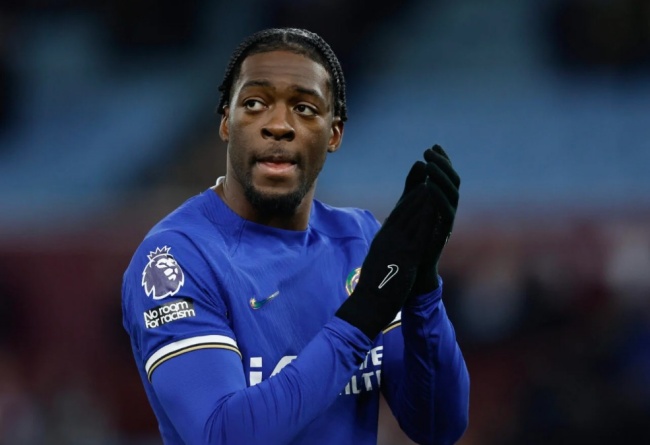 Ảnh bài viết Paul Merson cảnh báo West Ham về cách dùng Axel Disasi