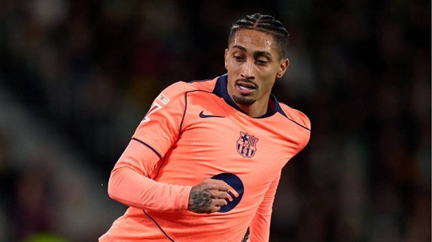 Raphinha được cho nghỉ ngơi v&igrave; kh&ocirc;ng ho&agrave;n to&agrave;n sung sức.