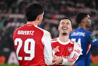 Người cũ khiến Chelsea vỡ mộng lội ngược dòng.