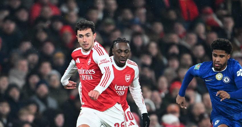 Martin Zubimendi - 7 điểm: C&uacute; tạt b&oacute;ng tuyệt đẹp cho Gabriel ở 15 ph&uacute;t cuối lẽ ra phải th&agrave;nh b&agrave;n thắng, v&agrave; cũng c&oacute; pha đ&aacute; phạt th&ocirc;ng minh mở ra cơ hội cho Eze. Tuy nhi&ecirc;n, đ&ocirc;i l&uacute;c anh chuyền b&oacute;ng qu&aacute; an to&agrave;n khi đ&atilde; tho&aacute;t được sự &aacute;p s&aacute;t của đối phương.