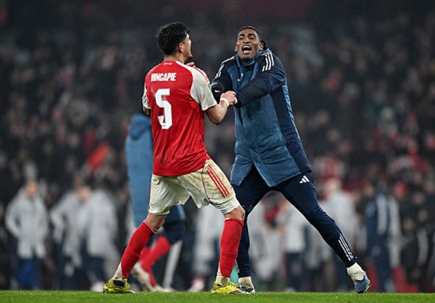 Ảnh bài viết Hincapie hóa lá chắn thép đưa Arsenal tới Wembley