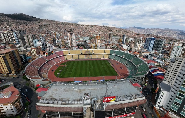 Sân Hernando Siles với độ cao hơn 3500m luôn là nổi ám ảnh của các đội khách khi đến Bolivia.