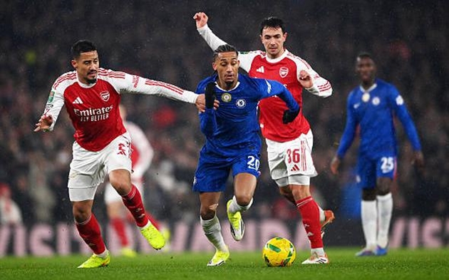 Arsenal đ&atilde; đ&aacute;nh bại Chelsea để tiến v&agrave;o trận chung kết EFL Cup.