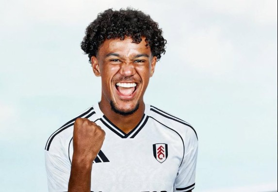 Oscar Bobb cập bến Fulham.