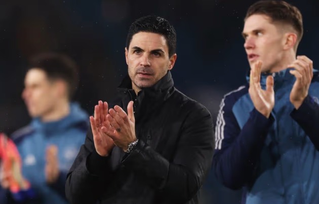 Đo&agrave;n qu&acirc;n Arteta c&ograve;n nguy&ecirc;n cơ hội ăn 4 m&ugrave;a n&agrave;y.