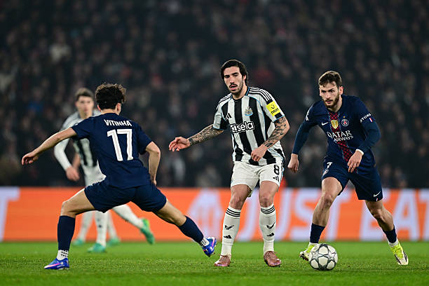 Sandro Tonali sở hữu kinh nghiệm thi đấu ở cả Ngoại hạng Anh lẫn Champions League.