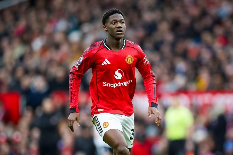 Manchester United đang th&uacute;c đẩy qu&aacute; tr&igrave;nh gia hạn hợp đồng với Kobbie Mainoo.