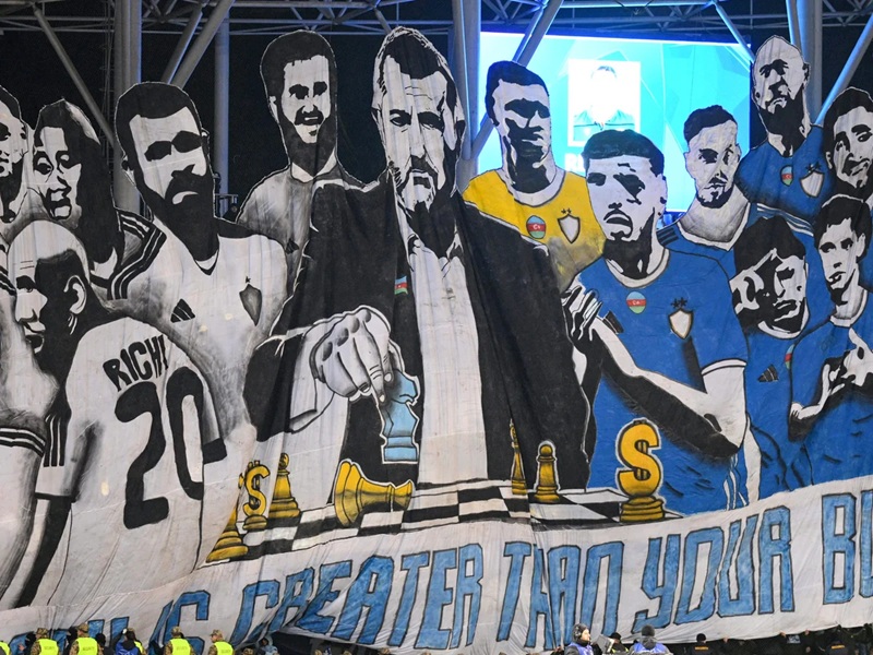 Gurbanov là HLV huyền thoại của Qarabag.