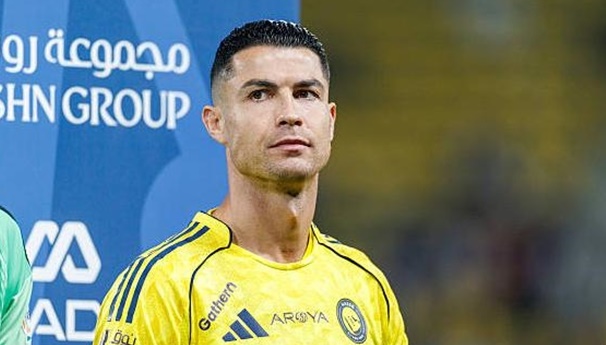 Ronaldo từ chối ra sân để bày tỏ sự phản đối với PIF.
