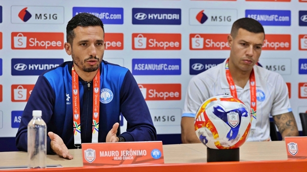 Thầy tr&ograve; CLB Nam Định quyết t&acirc;m đ&aacute;nh bại đối thủ.