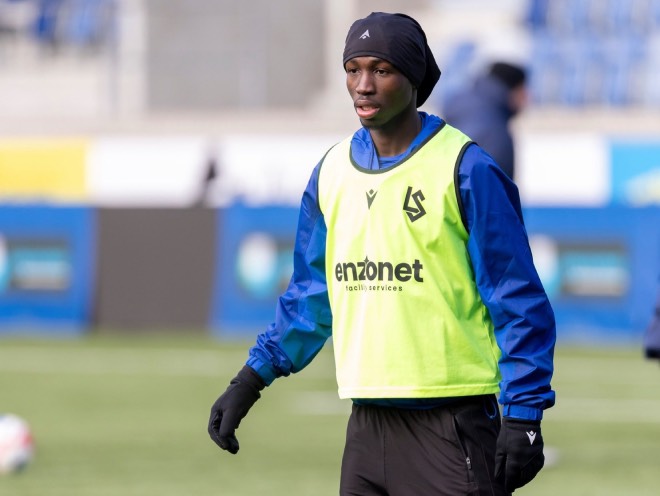 Sekou Kone g&acirc;y ấn tượng mạnh ngay khi rời MU.