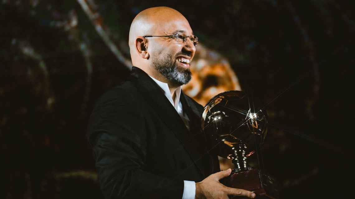  Barat dần trở th&agrave;nh người đại diện h&agrave;ng đầu thế giới.