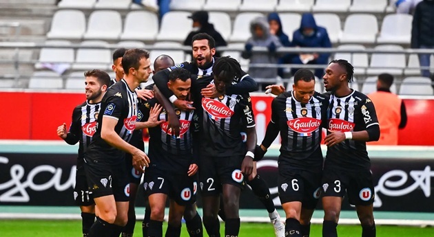 Ảnh bài viết Lịch sử CLB Angers SCO: Biểu tượng "Đen và Trắng" của vùng Tây nước Pháp