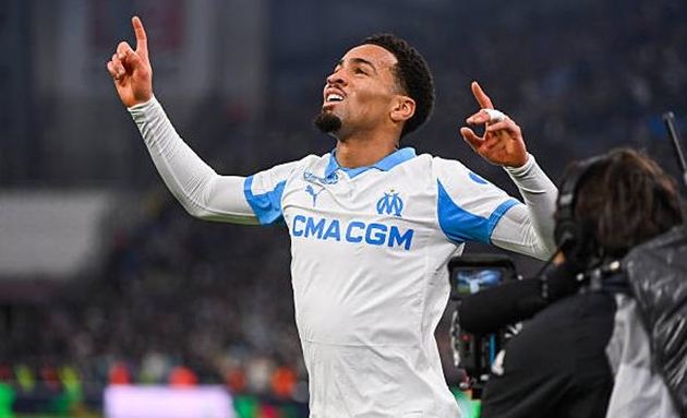 Ethan Nwaneri l&ecirc;n tiếng về tương lai trở lại Arsenal.