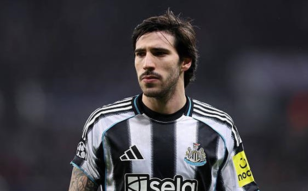 Sandro Tonali nằm trong tầm ngắm của Manchester City.