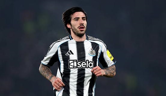 Manchester City cần Sandro Tonali để tăng cường tuyến giữa.