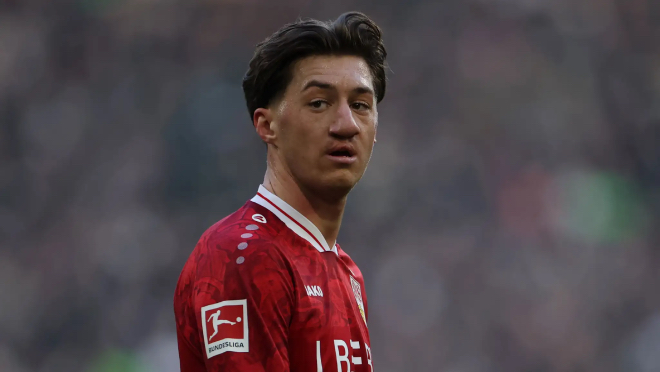 Stiller nổi l&ecirc;n như ứng vi&ecirc;n số một khỏa lấp khoảng trống để lại của Kroos ở Real.