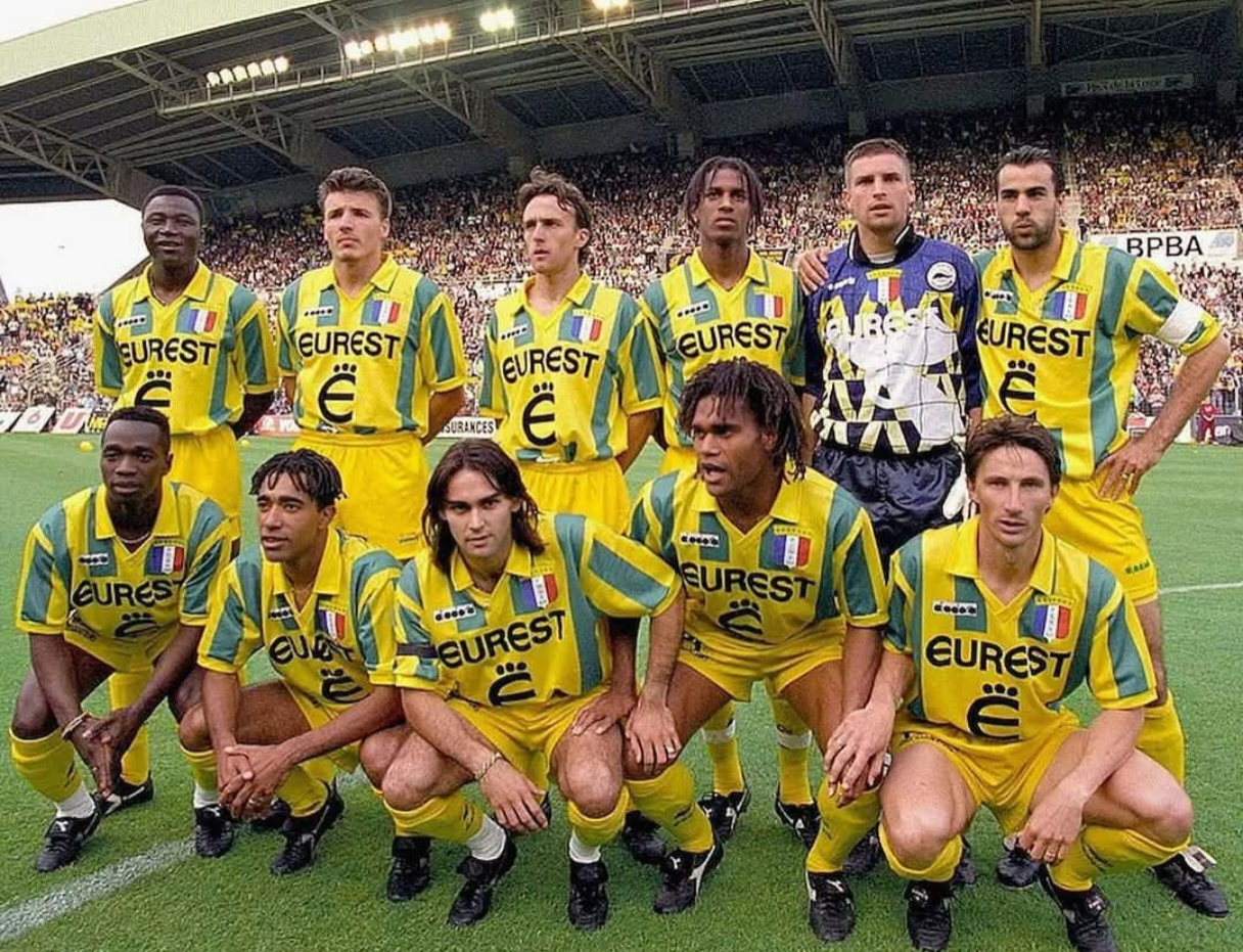 Đội h&igrave;nh Nantes ở m&ugrave;a giải 1995/96.