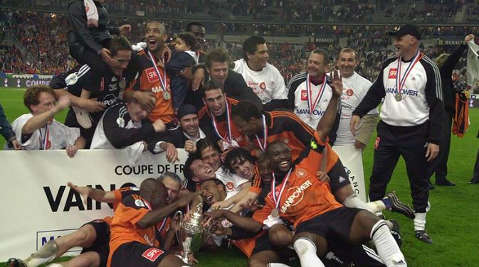  Lorient gi&agrave;nh danh hiệu hiếm hoi trong lịch sử CLB>