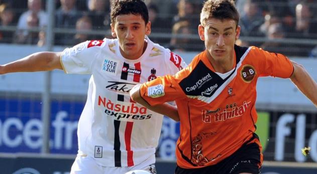 Laurent Koscielny trong m&agrave;u &aacute;o Lorient.