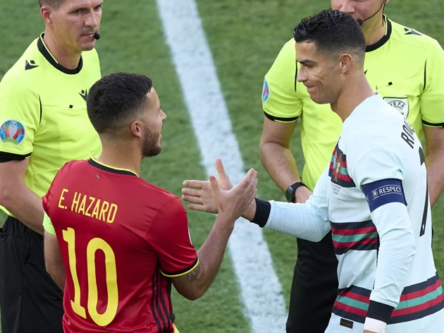 Hazard kh&ocirc;ng chọn sống kỷ luật như Ronaldo.