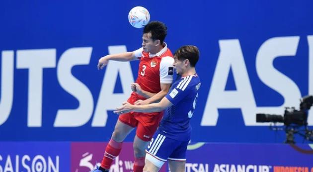 Futsal Indonesia xuất sắc đ&aacute;nh bại cả Nhật Bản.