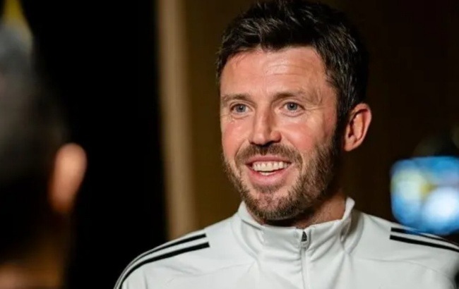 Carrick gi&uacute;p vực dậy MU.