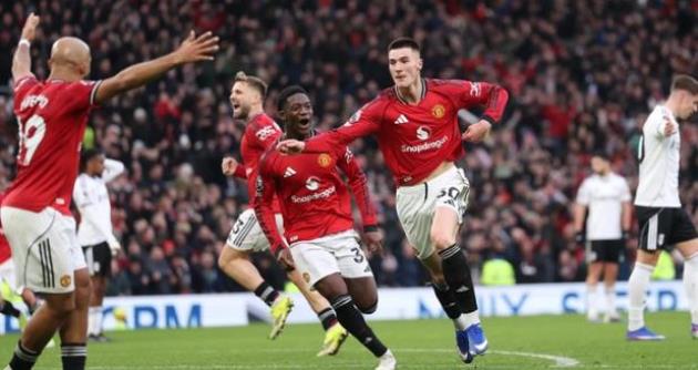 MU đang bay cao dưới sự d&igrave;u dắt của Carrick.