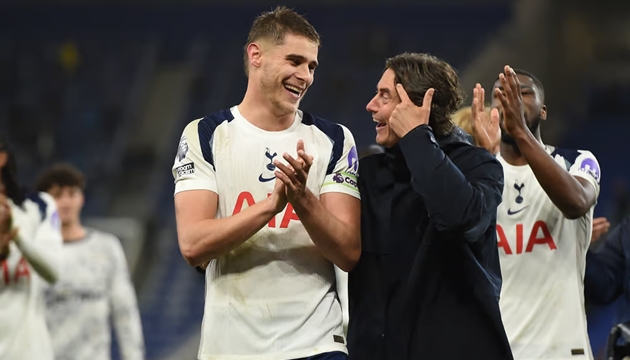 Ảnh bài viết Van de Ven kịp trở lại đại chiến Man Utd